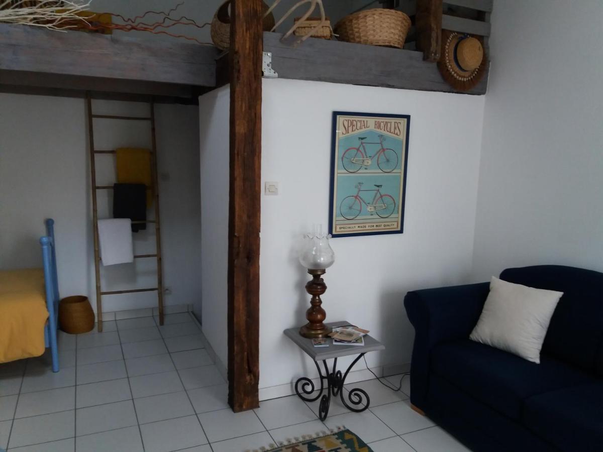 Chambre D'Hotes La Thibaudiere Bressuire Exteriör bild